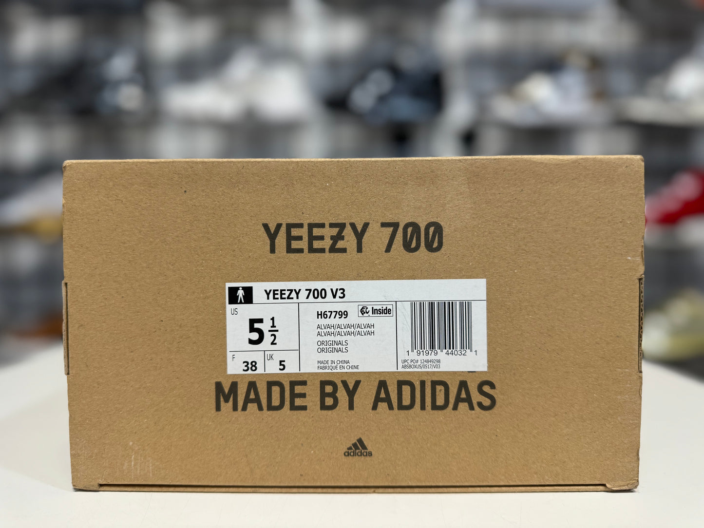 Adidas Yeezy 700 Alvah size 5.5