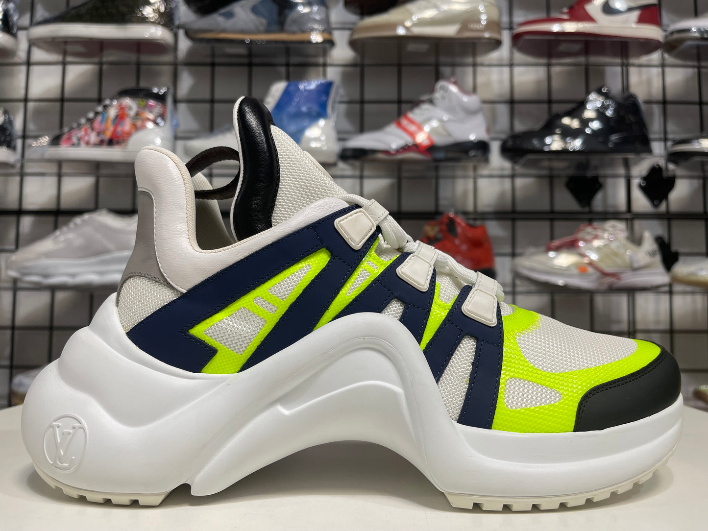 Louis Vuitton Archlight trainer Sneaker size 8LV