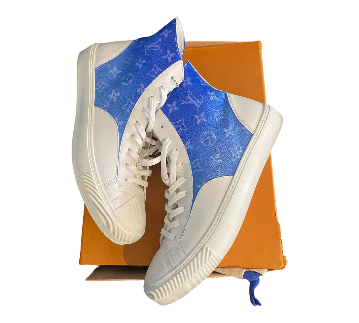 Louis Vuitton High Canvas Sneaker size 9